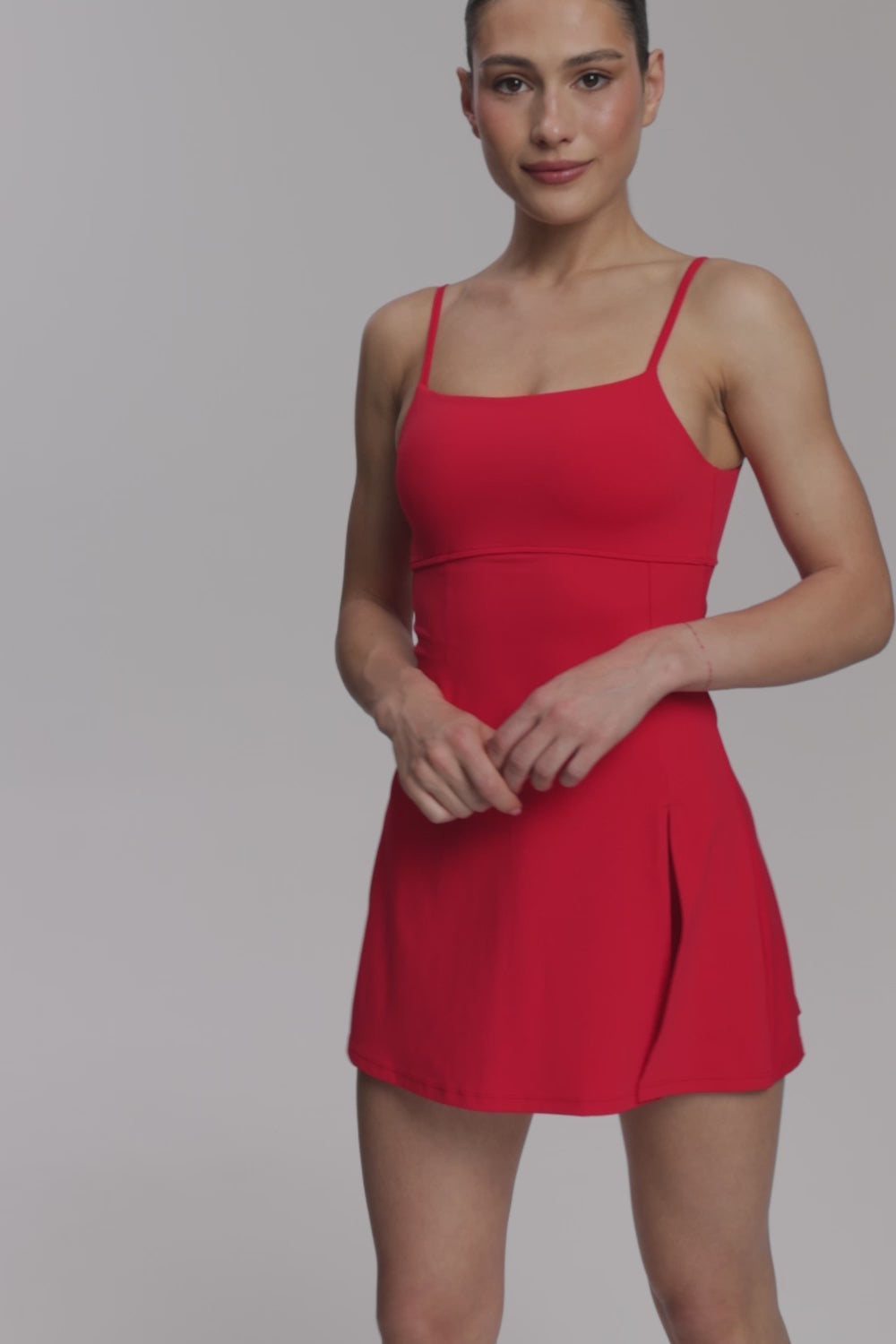 Haljina Court red