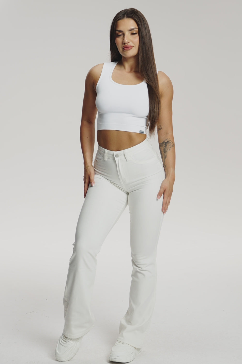 Zvonolike traperice perfect slim off white