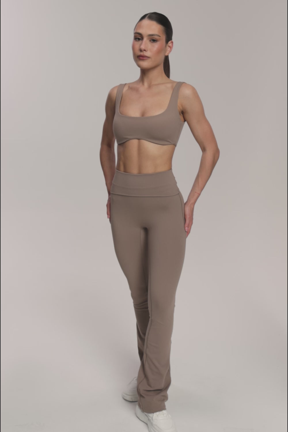 Zvonolike tajice pilates era warm beige